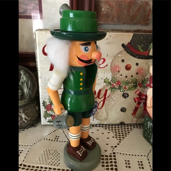 Rare Vintage Hand Carved Wooden Nutcracker - Picture 5 of 7